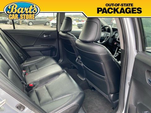 Used 2017 Honda Accord Touring image 9