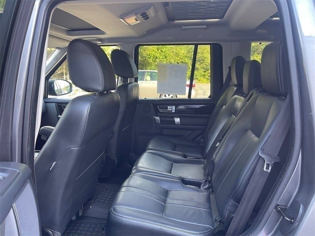 Used 2015 Land Rover LR4 HSE AWD/4WD image 12