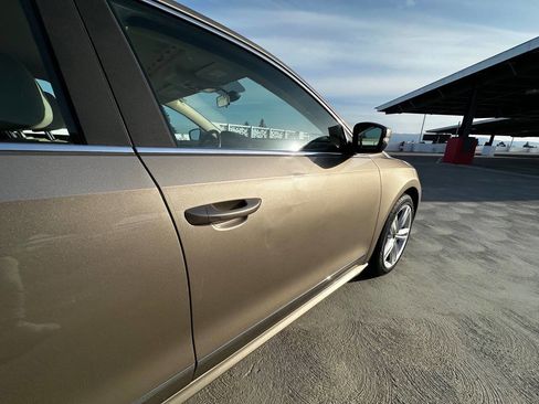 Used 2015 Volkswagen Passat TDI SE image 11