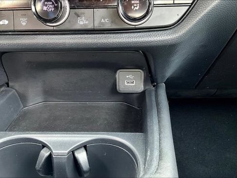 Used 2024 Honda HR-V Sport image 16