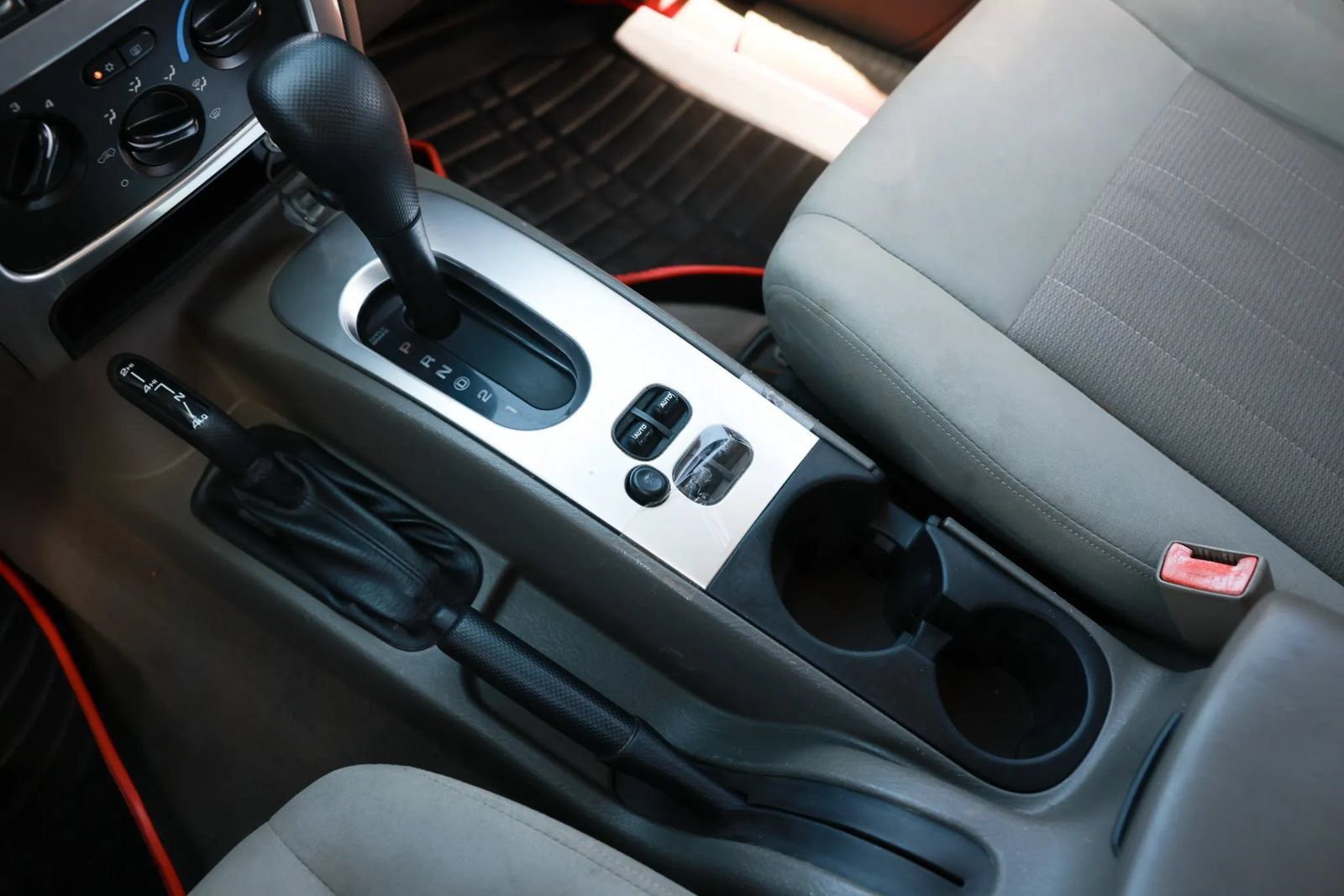 Used 2006 Jeep Liberty Limited AWD/4WD image 35