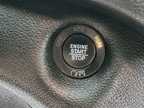 Used 2019 Jeep Cherokee Trailhawk w/ Cold Weather Group AWD/4WD image 19