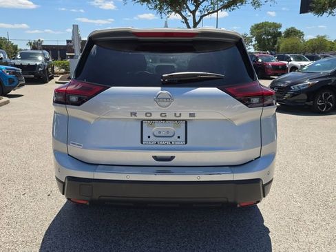 Certified 2025 Nissan Rogue SV w/ SV Premium Package FWD image 7