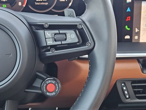 Certified 2025 Porsche 911 Targa 4 GTS image 28