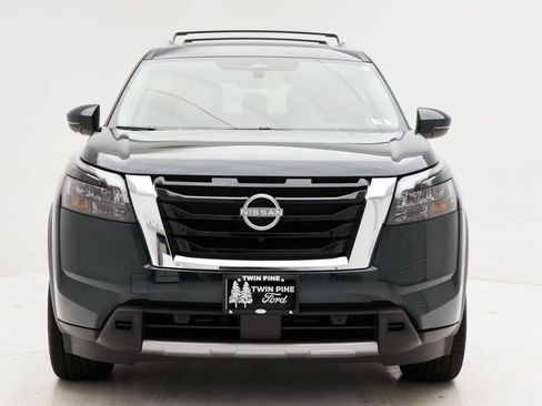 Used 2025 Nissan Pathfinder SL w/ SL Premium Package image 5