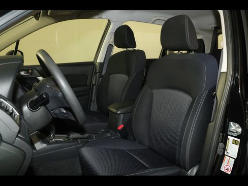 Used 2016 Subaru Forester 2.5i w/ Alloy Wheel Package AWD/4WD image 2