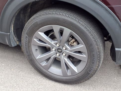 Used 2023 Ford Explorer XLT w/ Equipment Group 202A image 31