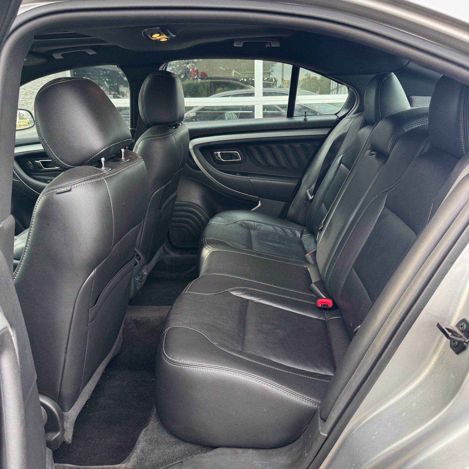 Used 2015 Ford Taurus SEL FWD image 12