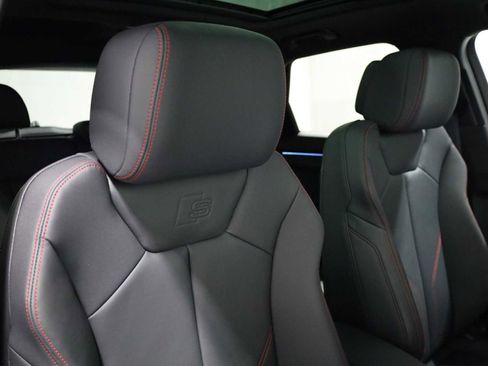Used 2025 Audi Q3 2.0T Premium Plus w/ Premium Plus Package AWD/4WD image 21