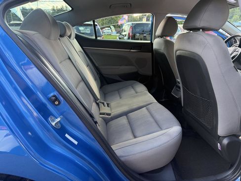 Used 2017 Hyundai Elantra SE w/ SE A/T Tech Package 03 FWD image 9