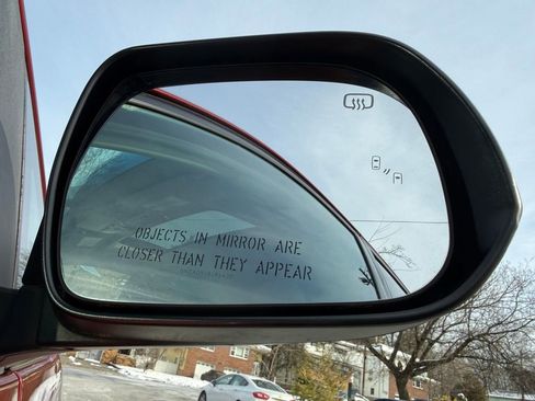 Used 2016 Toyota Sienna XLE w/ XLE Navigation Package image 9