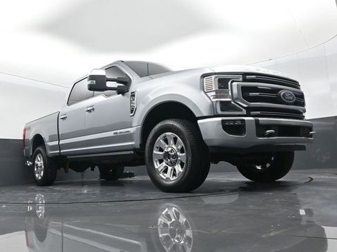 Certified 2022 Ford F350 Platinum w/ FX4 Off-Road Package image 17