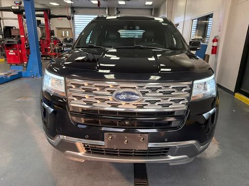 Used 2018 Ford Explorer Limited w/ Equipment Group 301A AWD/4WD image 8