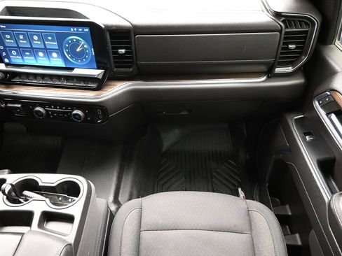 Used 2024 Chevrolet Silverado 2500 LT AWD/4WD image 39