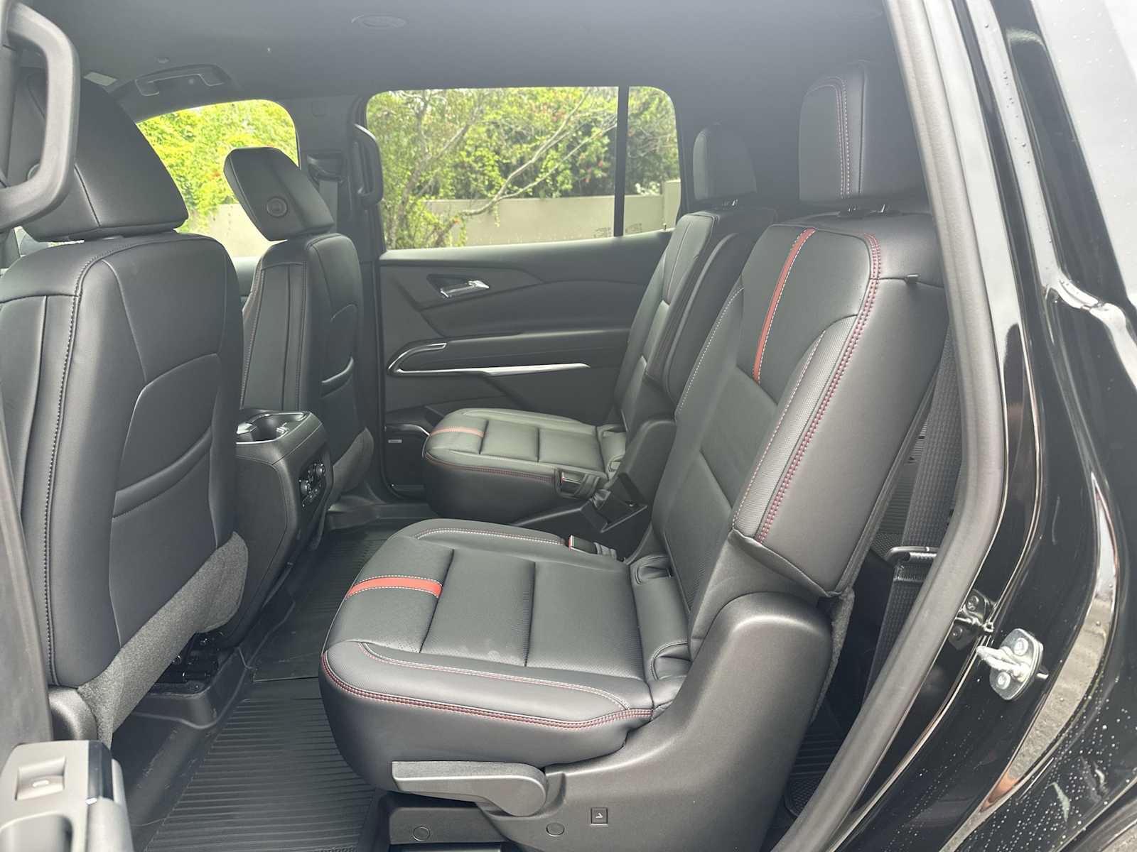 New 2026 Chevrolet Traverse RS w/ LPO, Floor Liner Package FWD image 17