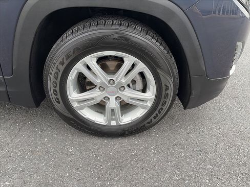 Used 2018 GMC Terrain SLE w/ Infotainment Package I image 9