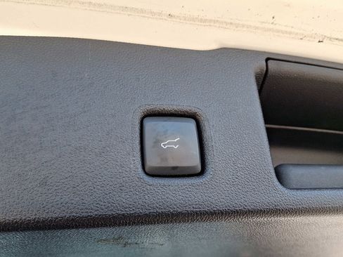 Used 2022 Ford Escape Titanium w/ Class II Trailer Tow Package image 33