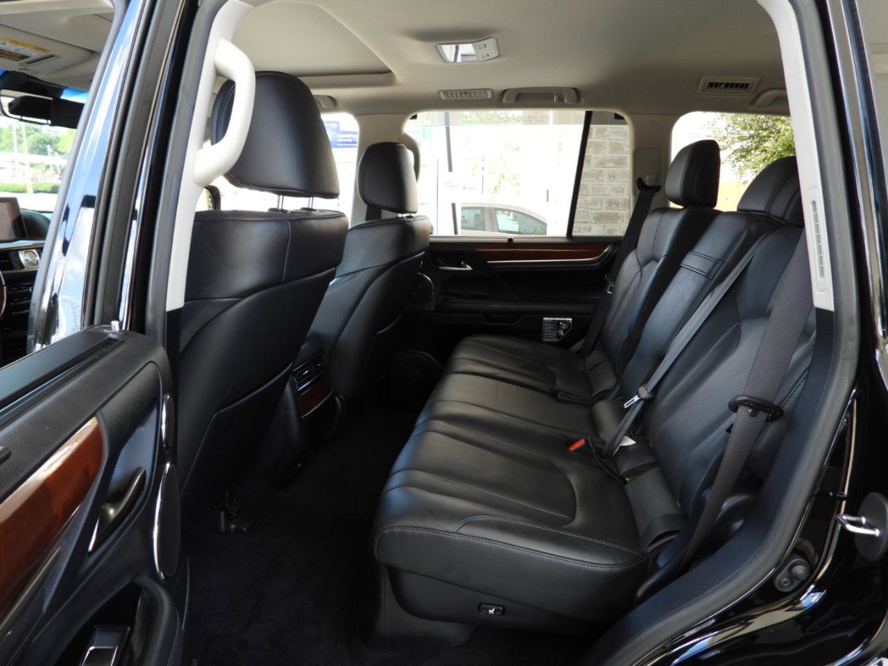 Used 2016 Lexus LX 570 4WD image 66