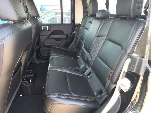 Used 2022 Jeep Gladiator Overland image 8