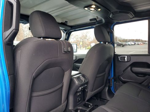 Used 2022 Jeep Gladiator Willys image 10