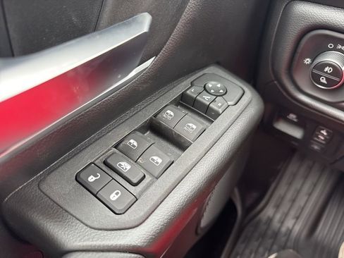 New 2026 RAM 1500 4x4 Crew Cab image 8