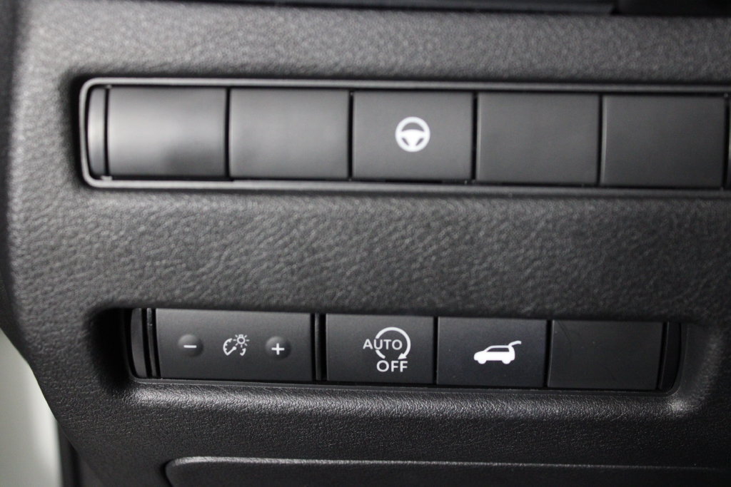 Certified 2023 Nissan Rogue Platinum FWD image 26