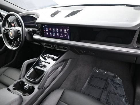 Certified 2024 Porsche Cayenne AWD/4WD image 30