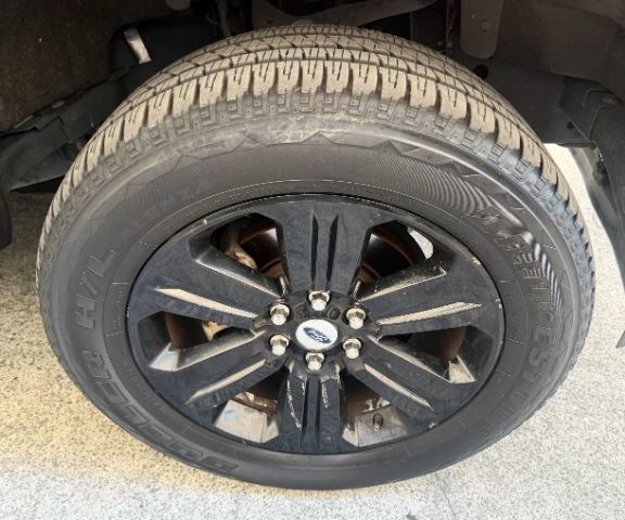 Used 2018 Ford F150 Platinum w/ Equipment Group 701A Luxury AWD/4WD image 31