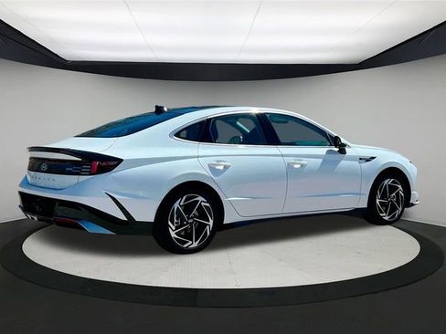 New 2024 Hyundai Sonata SEL w/ Convenience Package image 9