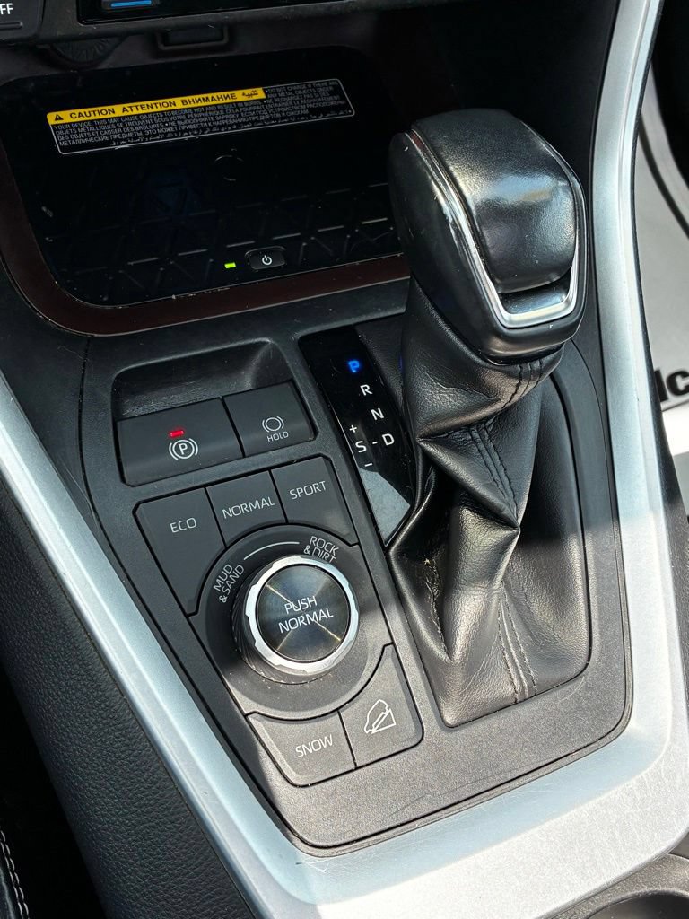 Used 2020 Toyota RAV4 Limited AWD/4WD image 20