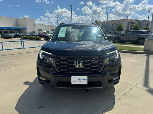 Certified 2024 Honda Passport TrailSport image 3