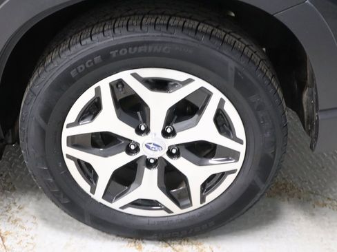 Used 2022 Subaru Forester Premium image 19