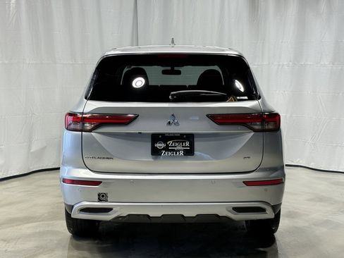Used 2024 Mitsubishi Outlander SE image 6