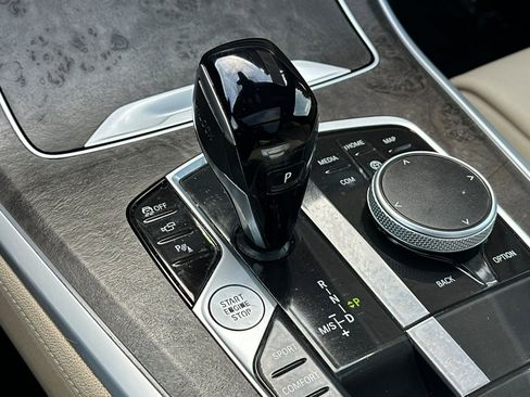 Used 2022 BMW X5 sDrive40i w/ Parking Assistance Package image 22