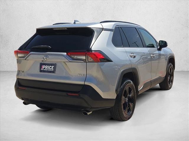 Used 2021 Toyota RAV4 XLE w/ Convenience Package FWD image 5