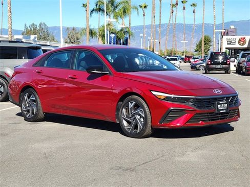 Used 2025 Hyundai Elantra Sport image 27