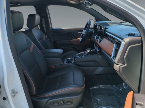 Used 2024 GMC Canyon AT4 w/ AT4 Premium Package image 14