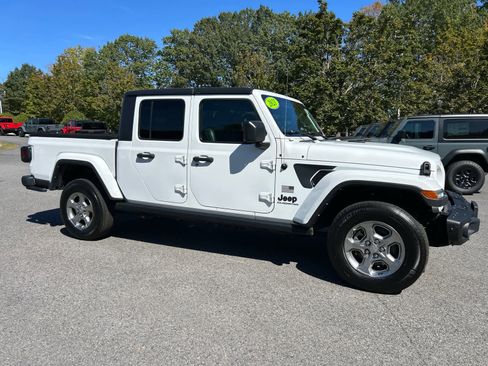 Used 2021 Jeep Gladiator Sport image 3