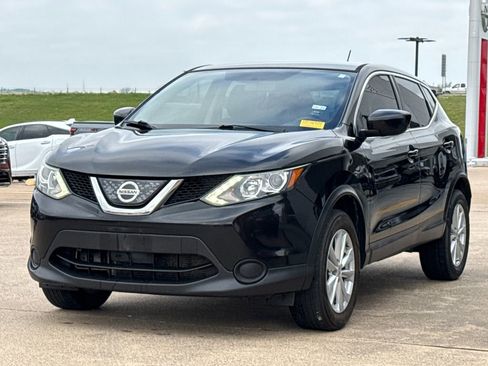 Used 2018 Nissan Rogue Sport S w/ S Appearance Package image 4