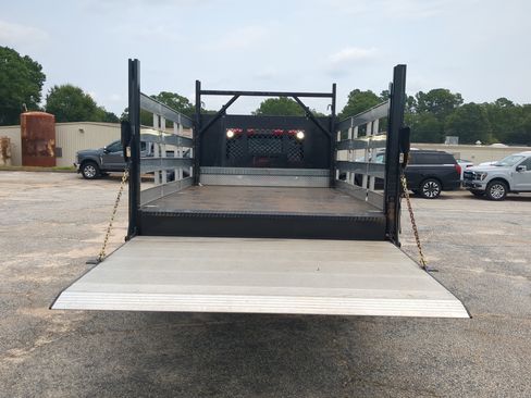 Used 2022 RAM 5500 Tradesman w/ Chrome Appearance Group RWD image 11