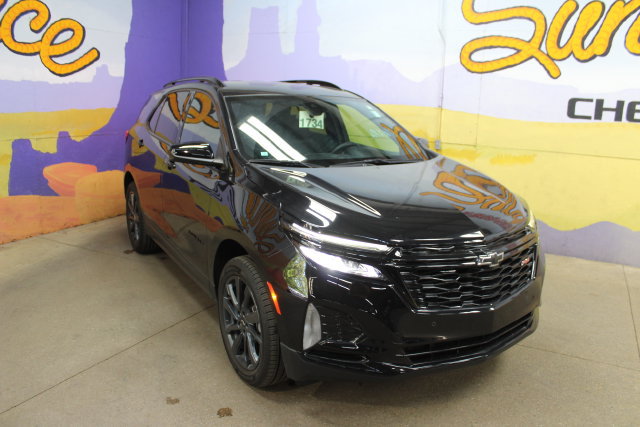 Used 2024 Chevrolet Equinox RS AWD/4WD image 2
