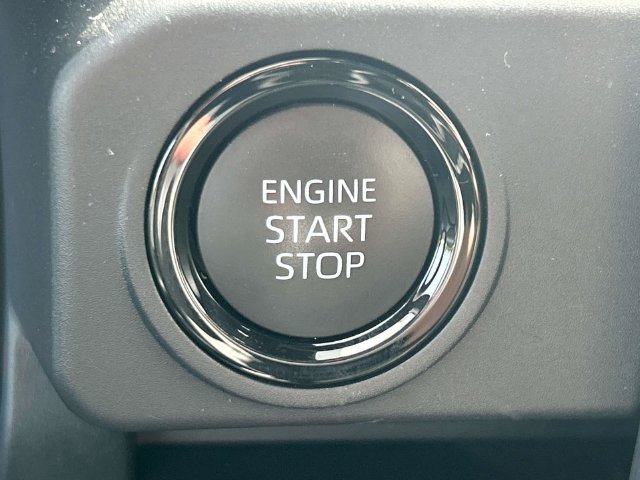Used 2025 Toyota Tacoma SR AWD/4WD image 25
