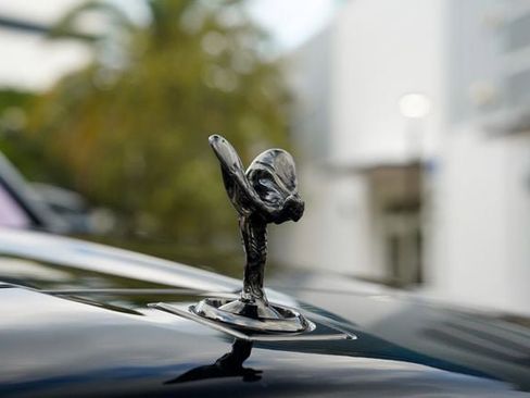 Used 2020 Rolls-Royce Cullinan Black Badge image 39