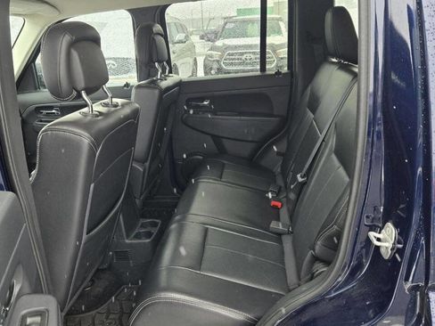 Used 2012 Jeep Liberty Sport image 12