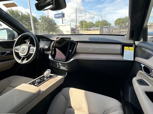 Used 2026 Volvo XC90 B6 Plus w/ Protection Package Premier image 9