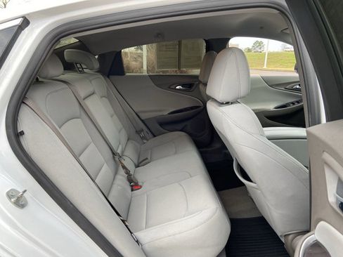 Used 2020 Chevrolet Malibu LT image 13