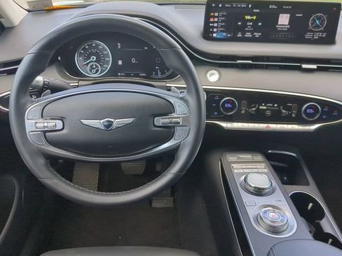 Used 2025 Genesis GV70 2.5T AWD/4WD image 13