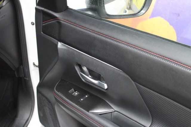 Used 2026 Nissan Kicks SR FWD image 11