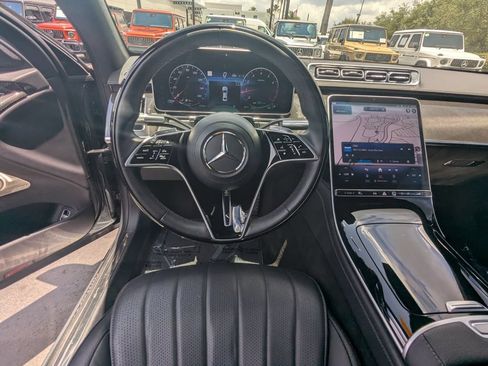 Certified 2022 Mercedes-Benz S 580 4MATIC Sedan image 3