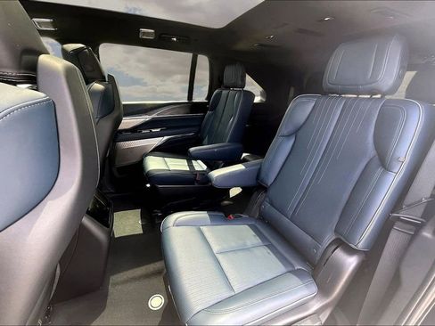 Certified 2025 Cadillac Escalade IQ Luxury 2 w/ LPO, Premium Carpet Package AWD/4WD image 22